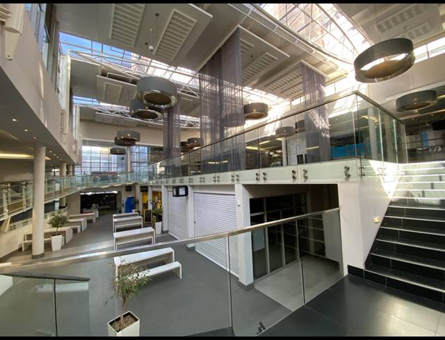 122M² OFFICE TO LET IN WOODSTOCK